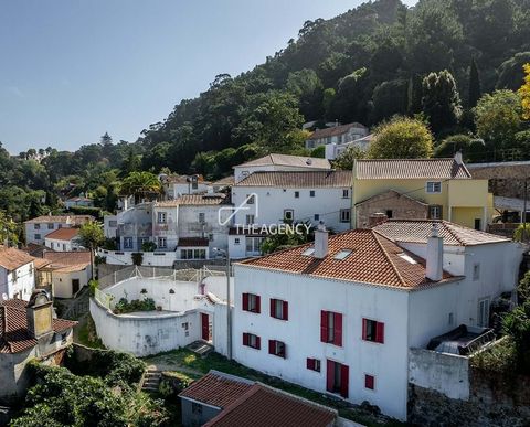 Located in Sintra. We present a three-storey villa, located in a small village near Colares, overlooking the green landscape of the Sintra Mountains, a UNESCO heritage site. The villa has two independent entrances. One of the entrances, on the ground...