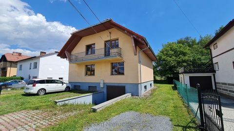 Attention: we are lowering the price of !!!!!!!!!!!!!!!! We present for sale a detached house located in Ząbkowice Śląskie. The house consists of 6 rooms, a living room with an open kitchen, two bathrooms, 2 garages, a terrace, balconies, the house h...