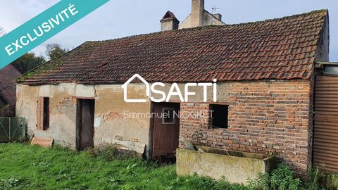 Charming house dating from the 1850s, offering a unique opportunity for renovation. Located between Seurre and St Jean de Losne, you can customize this property according to your tastes. Let your imagination run wild and give life to this home full o...