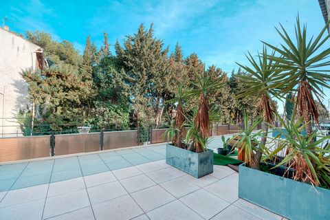 Exclusively, near Aix en Provence. Rare for sale, ideal family DUPLEX crossing of 104 m2 of living space. On the first and last floor in a small condominium of 5 lots, the apartment is through and benefits from two terraces for private enjoyment, lar...