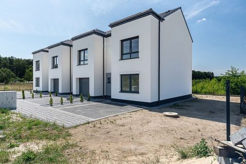 The last house in the segment with a heat pump. Sokołowice near Oleśnica A terraced house for sale in the picturesque village of Sokołowice, located near Oleśnica. The house is in a developer's state, which gives the future buyer the opportunity to f...