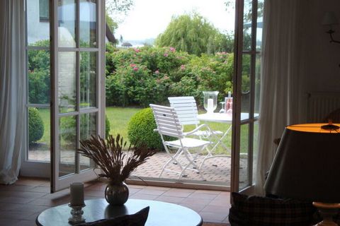 This holiday apartment invites you to linger with its beautiful garden and hedge rose wall. Bodden view, WiFi, lockable bicycle shed.