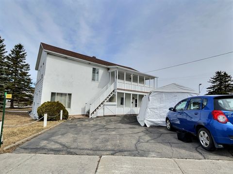 Looking for a home steeped in history and offering a multitude of possibilities for your new home?/n/rThis old-fashioned residence, located in a peaceful neighbourhood, offers five bedrooms, two bathrooms and a separate laundry room. Its vast grounds...