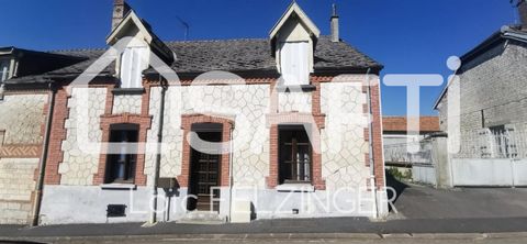 Sur la commune de Saint Quentin le petit (08220),dans ce village extrêmement calme, venez découvrir cette jolie maison qui dispose d'un énorme potentiel. Le rez-de-chaussée vous offre un grand couloir traversant la maison pour desservir, une salle a ...