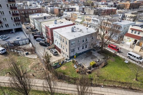 Incredible Double Lot + Legal 3 Unit Investment Opportunity in East New York (N. Conduit)    Investors and developers must see this oversized double lot plus multi-unit property in East New York at the border of City Line Park! Comprising a massive 4...