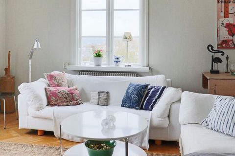 A house with a lot of character in the best location in Båstad with a wonderful view of the city and the sea. The villa is located on the edge of the city center with walking distance to the center and the beach. Enjoy lovely Båstad, the tennis metro...