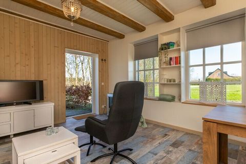 Tucked away in a serene setting, this holiday home offers the perfect escape from the hustle and bustle of everyday life. Surround yourself with the tranquility of the countryside and unwind amidst the natural beauty of Koudekerke with your better ha...