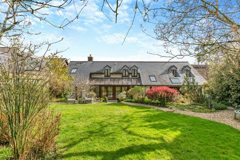Situated within the popular and peaceful village of Beaford, North Devon, this handsome and substantial home features stylish accommodation made up of four double bedrooms, all with luxury en suite bathrooms, generous reception rooms and a wonderful ...