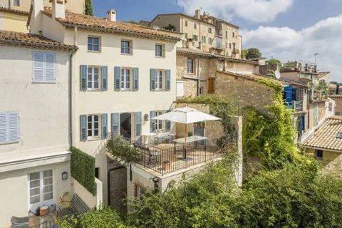 This absolutely stunning four-story stone townhouse, which spans approximately 500 square meters, is located amongst the village houses of Chateauneuf de Grasse. It has been fully renovated with care and love from top to bottom and is now presented a...