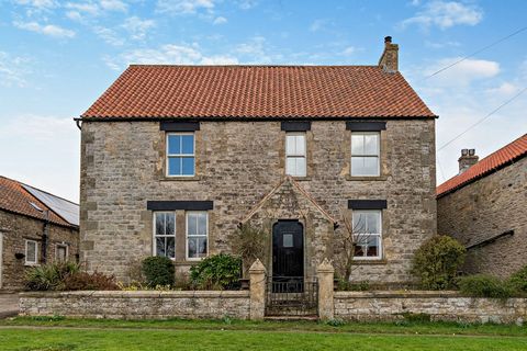 Nestled within 2.1 acres of picturesque land, Mel House is a majestic, detached residence built in 1880. Accessed via a private drive, this historic property is complemented by four immaculately finished holiday cottages. Additionally, a fifth cottag...