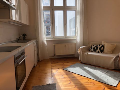 Registration is of course possible This lovely apartment is on the second floor of a historic building and has nice wooden floor as well as it is very bright and sunny. The flat is fully furnished with all necessities such as towels, plates etc. The ...