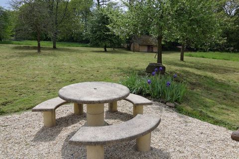 This holiday home in Le Mesnil-Boeufs comes with a private illuminated spacious garden with a large table for relaxing and a private terrace for lingering and enjoying the surrounding views. Ideal for lovers of peace and nature. Supermarkets can be f...