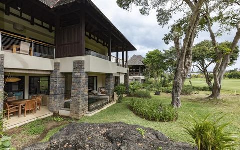 Uroczy apartament z widokiem na pole golfowe i morze, Beau Champ, Mauritius.   ​​​​​​ Ten w pełni umeblowany apartament z widokiem na pole golfowe składa się z 2 sypialni i łazienki z klimatyzacją we wszystkich pokojach. W pełni wyposażona kuchnia na...