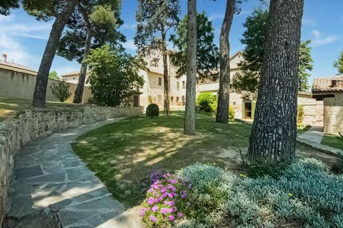 The structure was built in 1563 and will be renovated in 2009 and again in 2020. Located on the first floor of this lovely building in Mombaroccio, this apartment features a swimming pool and a garden with sea views, shared with other guests as well....