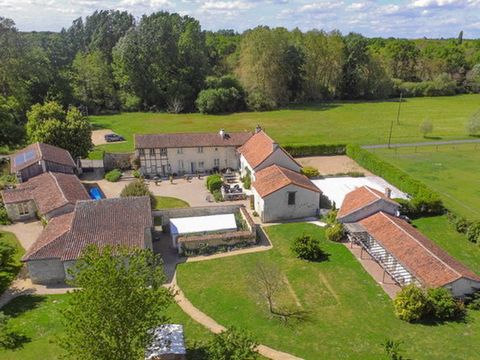 A manor house with gîte complex catering mainly for groups, seminars and weddings. This magnificent property has been fully renovated throughout and consists of a 4 bed manor house (approx. 315m²) together with 4 gîtes, 2 glamping tents and a seminar...