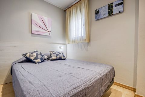 Magnífic Apartament totalment renovat situat a primera línia de la platja de Roses. Posseeix 2 dormitoris és adequat per a 5 persones. Situat a la 4a Planta. Completament reformat i molt ben equipat, amb decoració moderna i cuidada. Té una superfície...