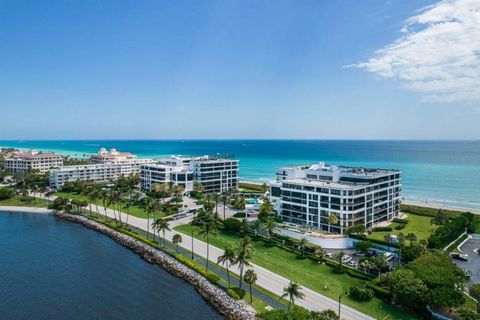 Imaginez une palette conçue exclusivement pour vous directement sur le sable dans ce rare penthouse dans l’un des bâtiments les plus recherchés de Palm Beach, en Floride. Située au 3100 South Ocean Blvd., cette résidence offre une vue imprenable sur ...