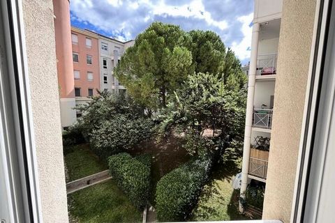 Logement gezellig op 16 mètres carré situé à Montpellier Antigone heeft een autonome toegang 24/24 uur. ArrayVenez découvrir ce charmant appartement en bord de Lez, idéalement conçu pour twee personnes. U profiteert van een lichte en betaalbare ruimt...