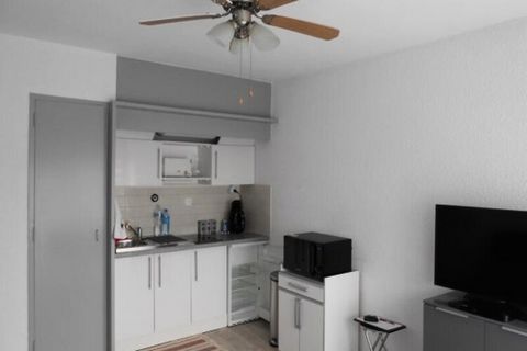 Dieses 33 m² gro�e Studio befindet sich in bester Lage und bietet einfachen Zugang zum Strand und den צrtlichen Annehmlichkeiten. Es verf�gt �ber ein Doppelbett in einer separaten Kabine und ein Wohnzimmer mit einem 140 cm breiten Schlafsofa, das beq...