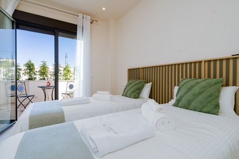 Een mooi appartement gelegen in La Cala de Mijas, Jardinana! Dit smaakvol ingerichte appartement is een nieuwbouw en biedt een comfortabel verblijf voor maximaal 4 personen. Met een totale oppervlakte van 100 m² biedt het voldoende ruimte voor een on...