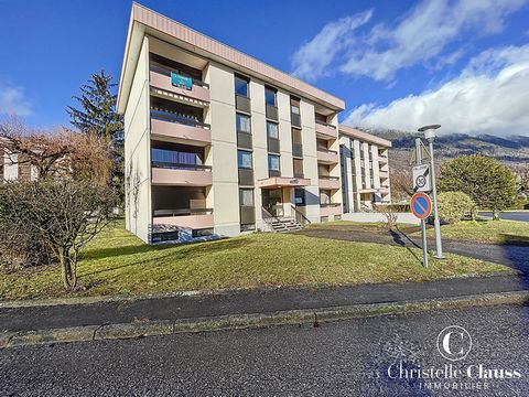 For sale: Apartment in Faverges (74210) Ideal location: Located in the heart of Faverges, in the residence La Sambuy, this apartment offers a pleasant living environment, in a condominium with many green spaces. Close to amenities, schools and transp...