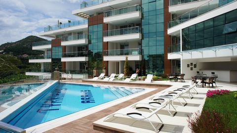 Aramis Terrace ist ein einzigartiges und luxuriöses Terrassen-Apartment-Projekt in der Gegend von Cikcilli in Alanya. Diese modernen Apartments verfügen über große Terrassen und liegen nur 1,3 km vom Strand und etwa 3 km vom Zentrum von Alanya entfer...