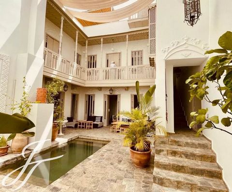 This property is enviably located in the most sought after district of the Medina, a few steps from the atmospheric markets and from major landmarks. Updated and designed by its current owners, the Riad combines traditional architectural details, bar...