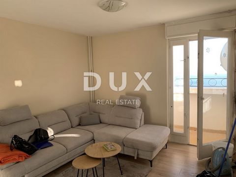 Location: Primorsko-goranska županija, Rijeka, Turnić. RIJEKA, TURNIĆ - southern 1 bedroom + living room with two loggias and a panoramic view of the sea South apartment 1 bedroom + bathroom for sale in an attractive location on Turnić, Rijeka. The a...