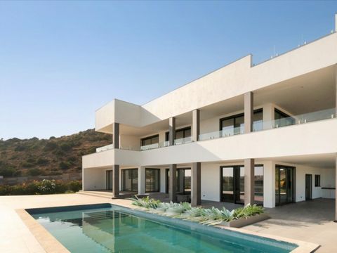 Discover this exclusive 4-bedroom detached villa on a plot of 1452 square meters with a private area of over 300 square meters, a true haven of contemporary design that combines elegance, comfort and technology. With underfloor heating, a heated swim...