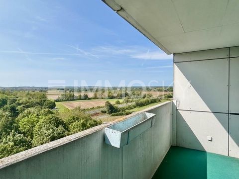 Dit 3-kamerappartement van 82 m² in een goed onderhouden huis uit 1976 biedt met 3 kamers, waaronder een lichte slaapkamer en een uitnodigende keuken, voldoende ruimte voor uw woondromen. Het balkon en de aanwezige lift zorgen voor extra comfort. De ...