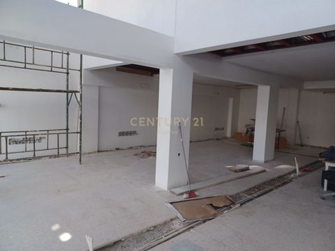 Prime office for rent Currently under full renovation. Expected delivery January 2025. You can duscuss your requirements at this stage of renovation to make sure it will be fully ajusted for your needs. - Situated on a bustling street, perfect for bu...