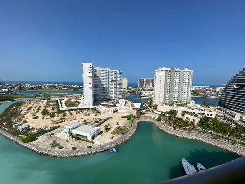 Erstaunliche Verkaufschance! Diese spektakuläre Eigentumswohnung im 12. Stock einer luxuriösen Wohnanlage in Puerto Cancun bietet einen atemberaubenden Blick auf das Meer. Es ist komplett möbliert und verfügt über eine geräumige Terrasse mit Panorama...