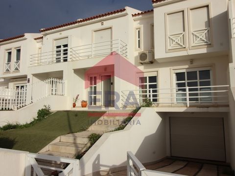 Haus mit 4 Schlafzimmern in Baleal - Peniche. Möbliert und ausgestattet. Erdgeschoss bestehend aus Eingangshalle, Wohnzimmer mit Kamin, Esszimmer, ausgestatteter Küche und Speisekammer sowie einem Servicebad. Erster Stock mit Verteilerhalle, zwei Sch...