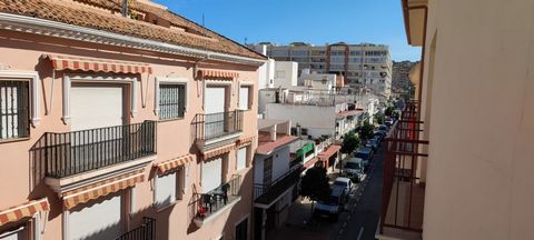 Duplex, Los Boliches, Costa del Sol. 2 Bedrooms, 2 Bathrooms, Built 80 m2. Setting : Commercial Area, Close To Shops, Close To Sea, Close To Schools. Orientation : South. Condition : Good. Climate Control : Air Conditioning. Views : Urban, Street. Fe...