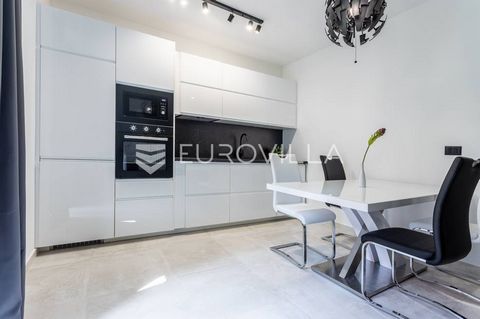 Trogir, in a quiet location a few minutes' walk from the city center, this modern one bedroom apartment is available for long-term rent. The apartment is available from March 1, 2025. The apartment is located on the ground floor of a newly completed ...