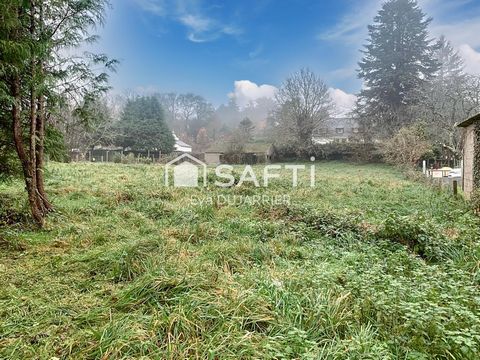 Situé dans la charmante commune de Quistinic, ce terrain de 1300m² est une opportunité sur le marché immobilier local. Au cœur de la ville, ce terrain propose un cadre de vie paisible et authentique, idéal pour ceux en quête de tranquillité. Proche d...