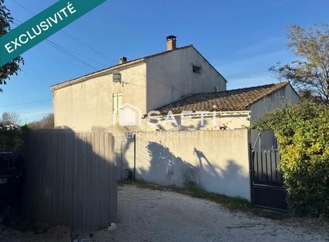 Située dans la charmante commune de Barbentane (13570), cette maison bénéficie d'un cadre paisible et convivial, idéal pour les familles en quête de tranquillité. Proche des commerces locaux et des écoles, elle offre un équilibre entre vie citadine e...