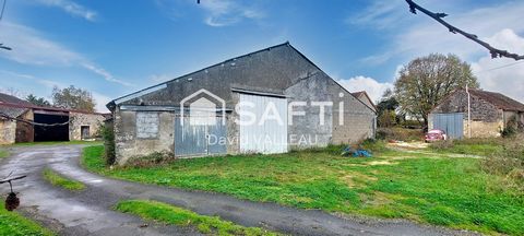 Cette propriété atypique se compose d'une spacieuse grange de stockage de 80m², accompagnée d'un terrain de même superficie, offrant un potentiel de rénovation ou d'aménagement . Idéale pour un projet de transformation en habitation ou en espace de t...