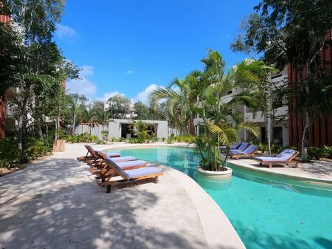 We present you a beautiful apartment in Tulum, with the following characteristics: - 1 Bedroom - 1 Bathroom -Jacuzzi Amenities: -Reception -Gymnasium -Swimming pool - Yoga Area -Parking - 24-hour security - Hammock area Finishes and Equipment: -Air c...