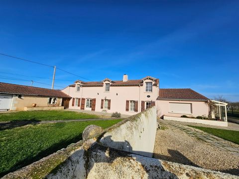 Near DOUÉ LA FONTAINE, in the countryside, we offer you this pleasant renovated, bright and functional farmhouse. The ground floor: entrance with cupboard, fitted and equipped kitchen of 26 m² opening onto veranda and terrace, dining room, living roo...