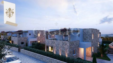 Ref. 748AB Na pitoresca moldura de Porto Cervo, na localidade Abbiadori, apresentamos villas modernas independentes em fase avançada de construção, com Classe Energética A4. No andar térreo, a entrada leva a um amplo hall que abriga a escada conectan...