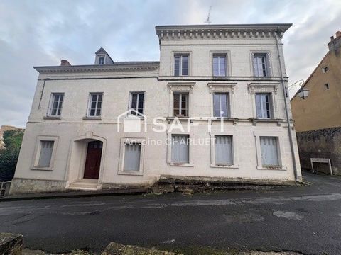 Située à Châtillon-sur-Indre (36700), cette propriété offre un cadre de vie paisible et authentique, à proximité de commodités telles que des commerces locaux et des écoles. La ville bénéficie d'un patrimoine historique riche et de vastes espaces ver...