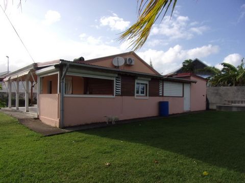 SAINTE-ANNE - A VENDRE - MAISON DE PLAIN PIED DE TYPE T4