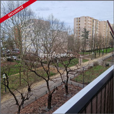 À vendre – Appartement 3 pièces de 67 m² avec balcon et cave à Vaulx-en-Velin Découvrez ce bel appartement de 67 m², idéalement situé dans un quartier dynamique et convivial de Vaulx-en-Velin. Niché au 3éme étage d'une résidence avec ascenseur, il of...