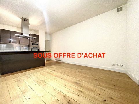 EXCLUSIVITE : PAMIERS :BAISSE DE PRIX : Dans une résidence de standing en plei ncoeur de la ville : Appartement de type 3 d'une surface de 77.7 M2 habitables comprenant une grande pièce de vie lumineuse avec cuisine ouverte et équipée , de deux chamb...