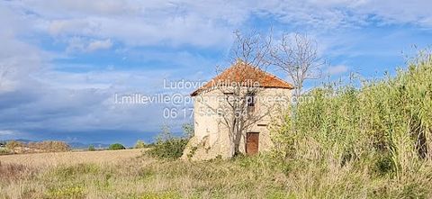 Come and discover this Mazet with a stone floor of 32m² with a well inside, accompanied by an agricultural land of 5794m². Budget 45,000 euros (agency fees to be paid by the seller). The 5794m² plot of land is accessible by car or truck as there is q...