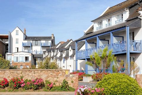 Diese Wohnung befindet sich in der 3-Sterne-Residenz Le Bains. Es liegt im Zentrum der Küstenstadt Trégastel, 100 m vom Einkaufsviertel entfernt. Die schöne Stadt Perros-Guirec ist nur 8 km von der Unterkunft entfernt. Die Wohnung ist ordentlich und ...