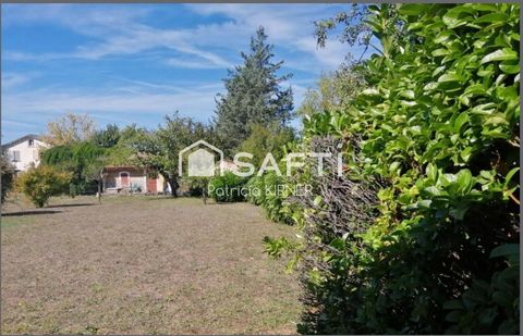 Maison de plain-pied T4 avec grand terrain.