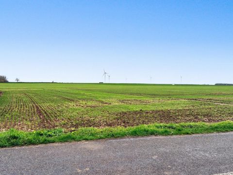 Terrain à bâtir de 970 m carrés dans un secteur prisé
