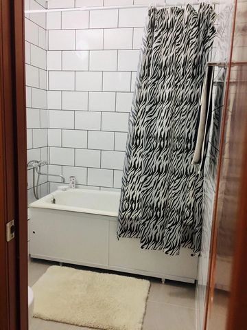 Сдам квартиру в удобном районе населённого пункта: Сдаю квартиры опрятные, после косметического ремонта, с продуманной планировкой и готовы к немедленному въезду. Квартира расположена в удобном районе с развитой инфраструктурой. В шаговой доступности...